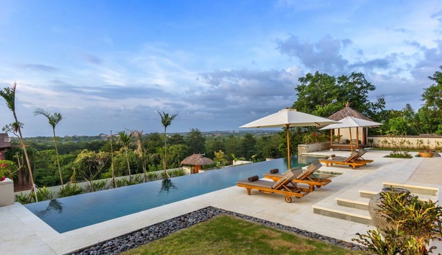 Luxury 2BR Villa W/MAGNFICENT Ocean Views, Uluwatu - 2Min Drive To The Beach! in Uluwatu