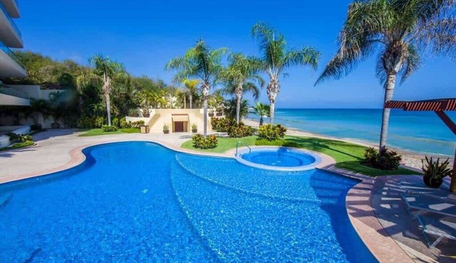 Luxury Beachfront Condo Ocean View & Infinity Pool in Punta de Mita