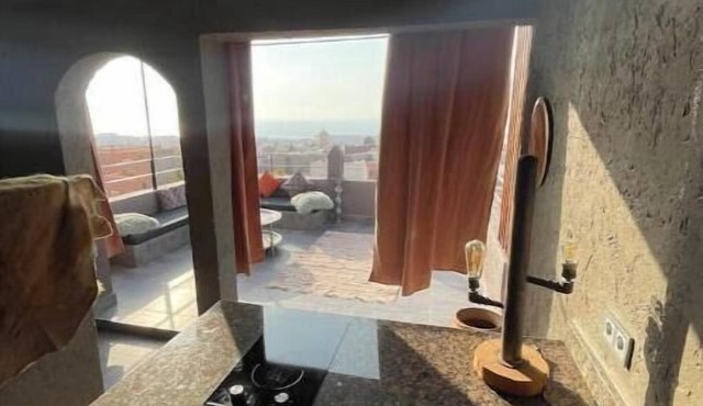 Luxury Riad : Jacuzzi, Seaview & Breakfast in Tamraght