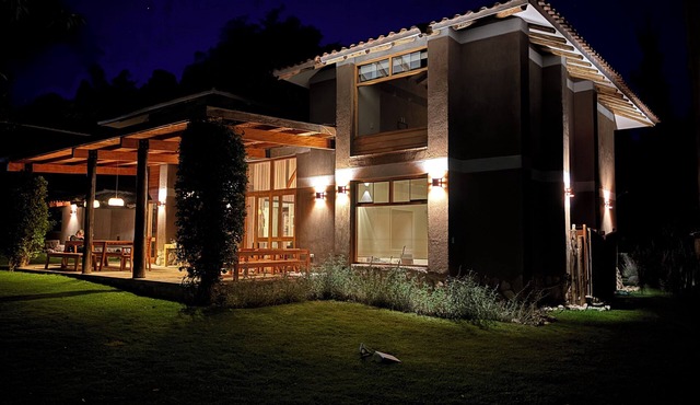 Luxury Spacious Villa, 5 bedrooms and WiFi, on Inka Trail in delightful Urubamba in Urubamba