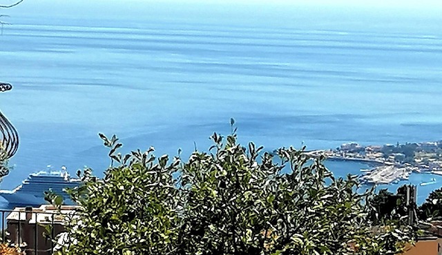 Marina's Apartment, New bright apartment in Taormina center in Taormina