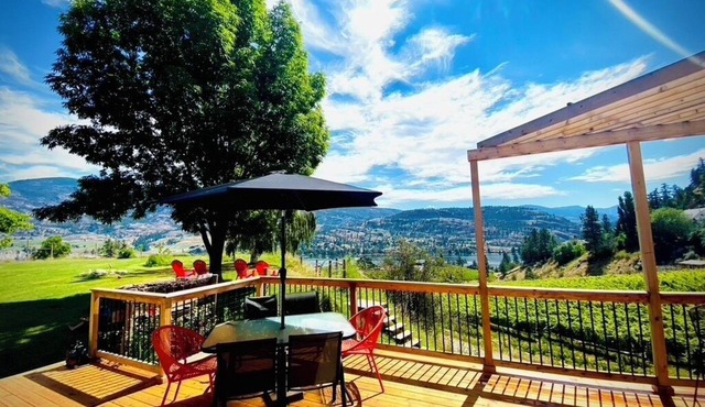 New! Renovated Pickers Cabin with beautiful views ! in Kaleden
