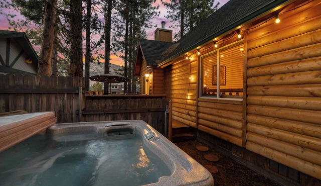 New: Rustic Cabin, Hot Tub, Games in Big Bear