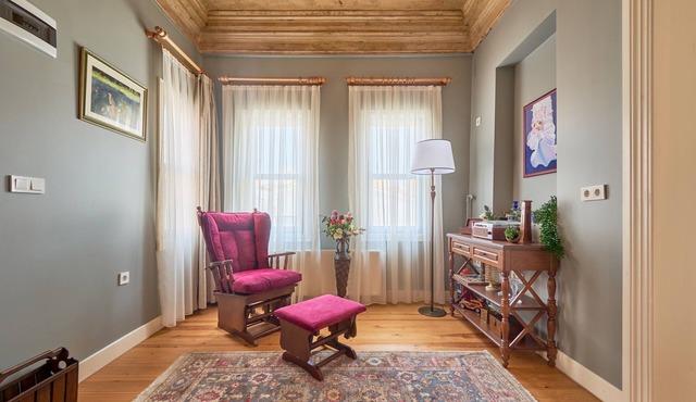 Nostalgic & Comfortable Historical Home! in Istanbul