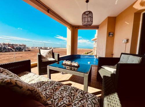 Ocean Gem - Exclusive 2BR, Balcony Pool, Beach, Surf & Views in Bouznika