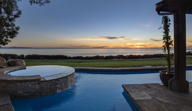 Oceanfront Luxury - Heated Pool - PRIVATE BEACH STAIRWAY in Santa Barbara