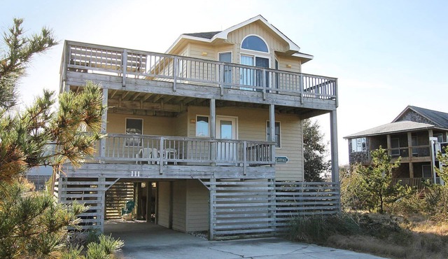 Oceanside, Dogs Welcome, Easy walk to the Beach, CD12, Marsh Rose Cottage in Duck