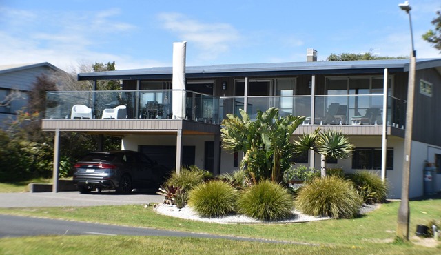 Omaha Harbour Views - Special Winter Rates - OVERLOOKS INLET & GOLF COURSE in Omaha Beach