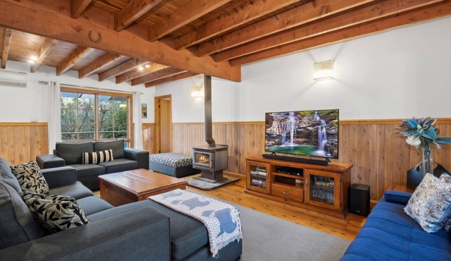 Our Glenbogle | 3 bedroom holiday getaway close to Hydro Majestic in Medlow Bath