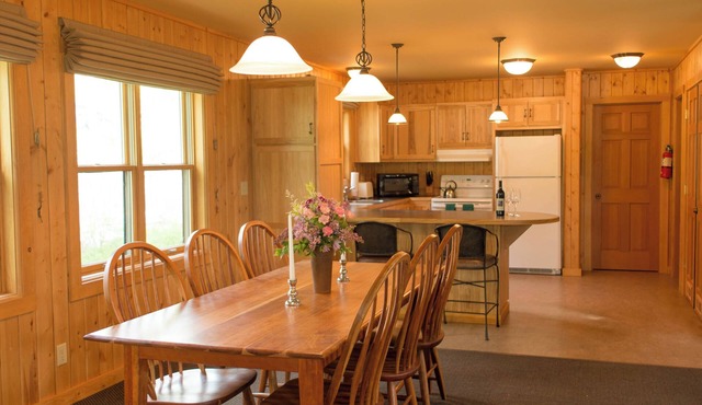 Patterson Lake Cabin Grand Suite 2-Bdrm in Winthrop