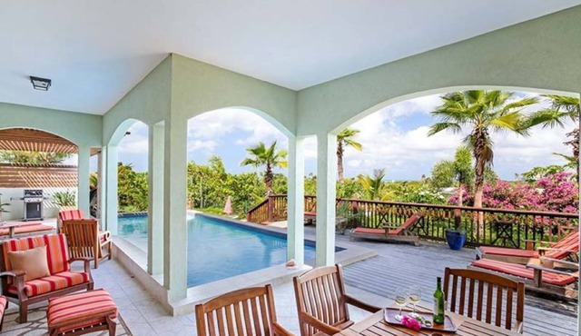 Pelican Paradise in Leeward Estates