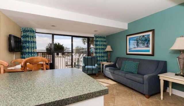 Peppertree Resort l 2br/PSC/#6 · North Myrtle Beach 2BR | Oceanfront & Balcony in North Myrtle Beach