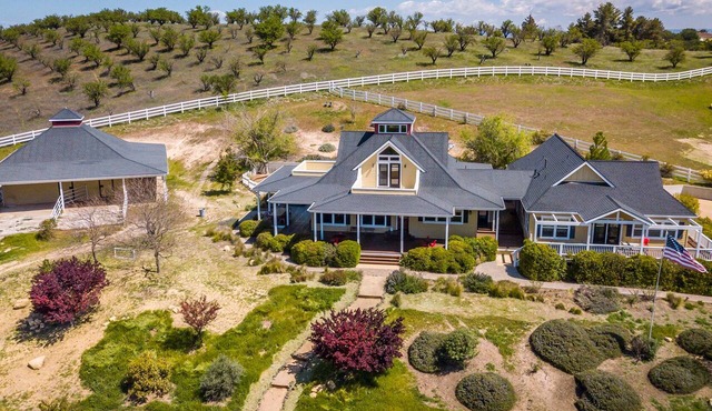 Pool + Spa + Firepit + 360° Tower | Paso Robles Wine | Tour de Rouge in Paso Robles