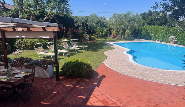 Private Villa with sauna, private pool, WIFI, A/C, TV, patio, panoramic view, close to Rimini in Santarcangelo Di Romagna
