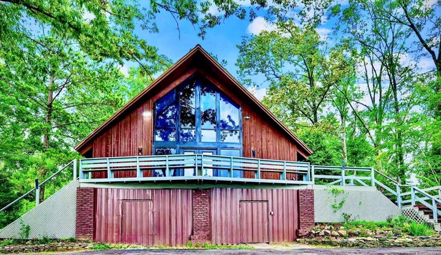 Private Lakefront Retreat - Hot Tub, Pets & Kayaks in Meridian