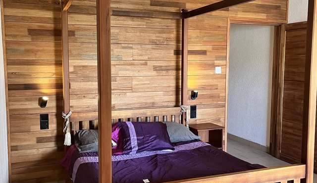 Private one bed apartment1 min walk to beach WIFI, Nespresso & Air Fryer in Flic en Flac
