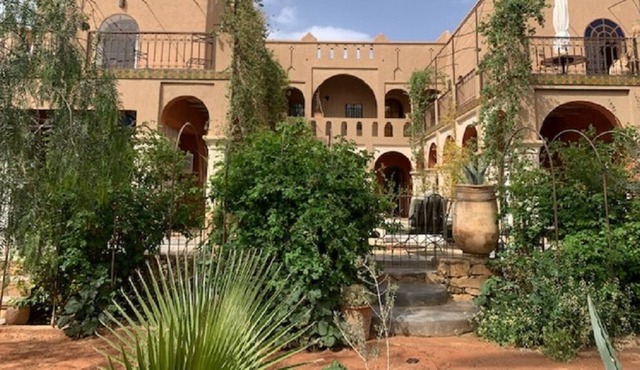 Privatised charming guest house with pool for 16 people in Goulmima