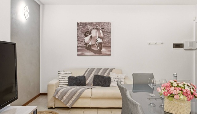 Regarda - wine apartment Promenade in the centre with garden and pool in Lazise