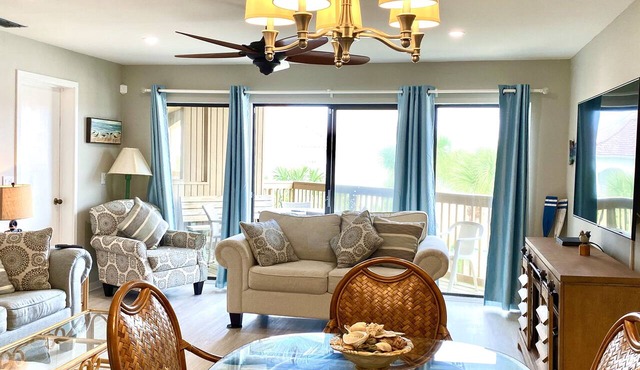 Relaxing getaway, with picturesque views, & a short walk to St. Augustine beach. in St. Augustine