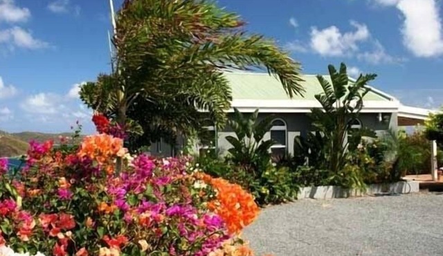 Relaxing, Romantic, Private Couples Getaway, just for two W/Stunning View in St. John