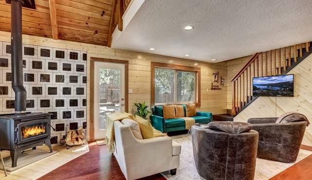 Rustic Haven - Hot tub & Pet friendly in South Lake Tahoe
