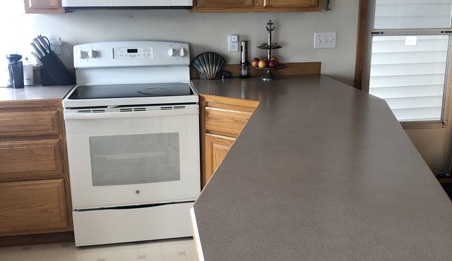 Sandy Beach Front Cottage with great Sunsets in Lakebay