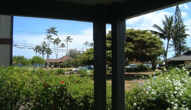 Seaside Studio - Oceanview A/C & WI-FI - 1 minute from Poipu Beach Park in Koloa