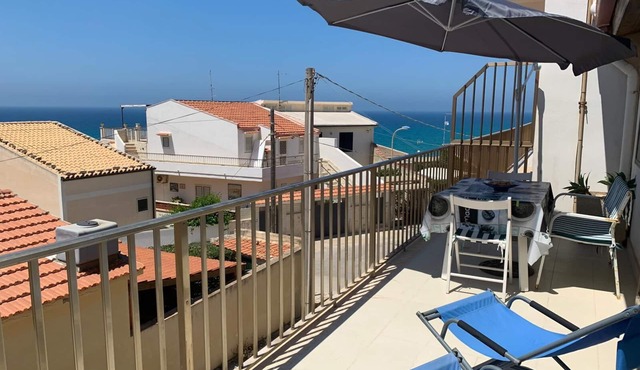 Sicily 200m from the sea in Cava D'aliga