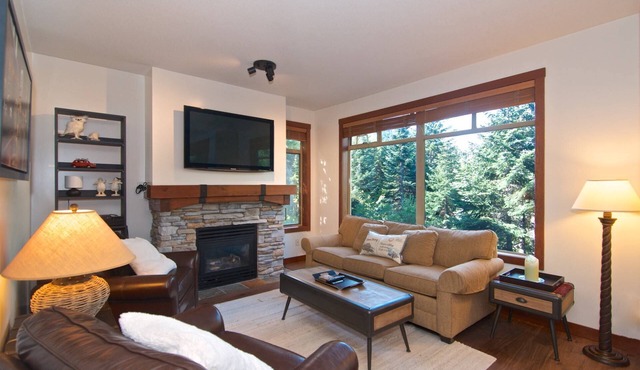 SKI IN/SKI OUT Beautiful Family Townhome. Newly renovated, Free parking, one level unit, in Whistler