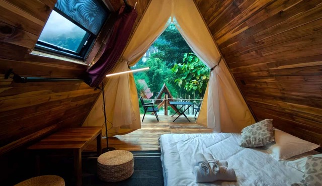 Spacious 7-bedroom bungalow in charming Nong Khiaw with AC in Nong Khiaw