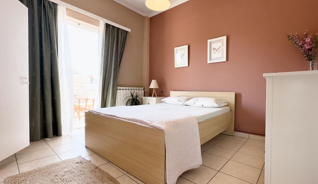 Spacious & Bright flat with balcony in Lavrium