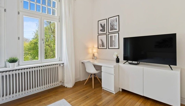 Spacious & Tranquil Room in Limpertsberg in Luxembourg