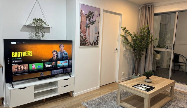 Stunning 3 bd 2 bth city apt - Pool and Carpark in Auckland