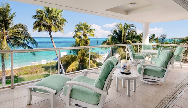Stunning penthouse at Coral Gardens- GRACE BAY BEACH! in Providenciales