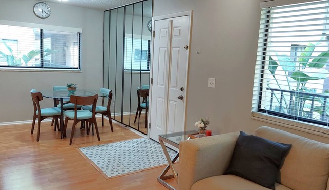 Stylish & comfy 2 bedroom condo centrally located in Tampa