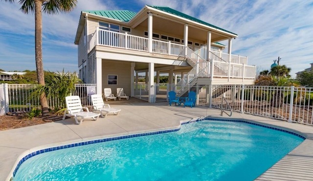 Sunshine & Savings 20% OFF! Amazing Views, Steps to Beach! 1st Tier, Pool