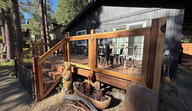 Super Cozy, 3BR, Tahoe Cabin, Fireplace, Near Everything in South Lake Tahoe