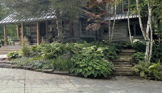 “The Hockley Hideaway”, sharing our unique property for your unique experiences❤️ in Mono