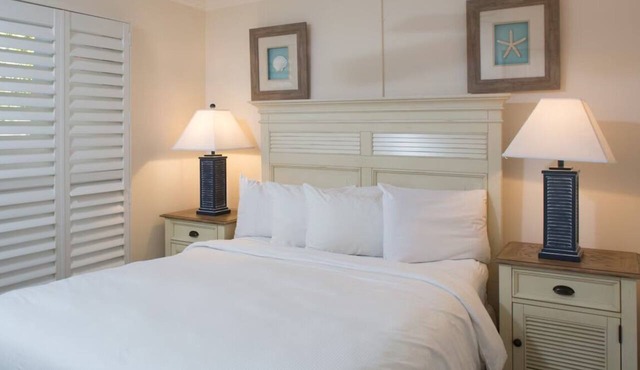 Tranquil Island Getaway with Scenic Views, Beach Walks & Kayak Rentals in Sanibel