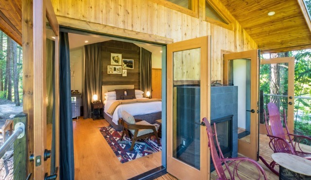 Treehouse Escape | Luxe Amenities + Tranquil Views in Stevenson