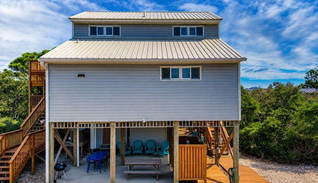 Treetop Oasis – Community Pool, Pet Friendly!