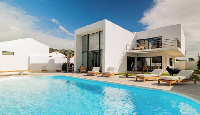 VILA TALLEC - LUXURY HOME VILA FRANCA DO CAMPO in ribeira das tainhas