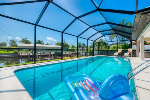 VILLA BOATERS DREAM - 3 BEDS 2 BATHS - 8 GUESTS - GULF ACCESS & POOL/SPA - INCL.10% OFF BOAT RENTAL in Cape Coral