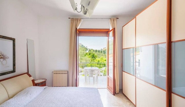 Villa 'Lucia' with Shared Terrace and Wi-Fi in Minturno