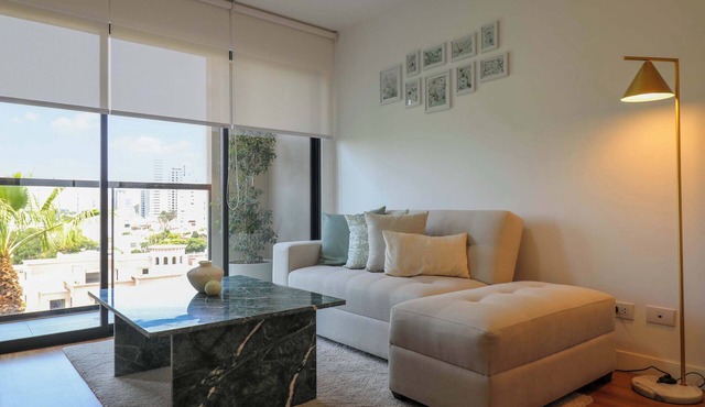 w* | Cozy 1BR w/Balcony in San Isidro in Lima