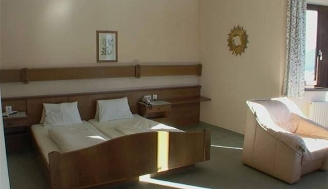 Wald-einzelzimmer mit Dusche od. Bad,wc - Hotel-restaurant Stigenwirth in Krakauhintermühlen
