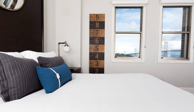 Waterfront Queen Room w/Free Breakfast & Bay View | 1 Mile to Oracle Park in San Francisco