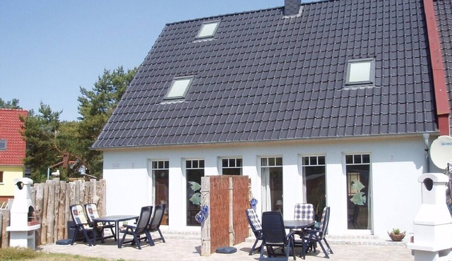 Whirlpool, Fireplace,SAUNA,SKY TV, Terrace&Grill,Fireplace,Rain shower in Mecklenburg / Vorpommern