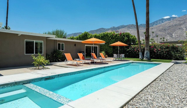 Your Private Mid-Century Desert Retreat in Tahquitz River Estates in Palm Springs