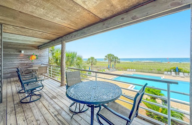 153 m² Condo ∙ 3 bedrooms ∙ 8 guests in Pensacola